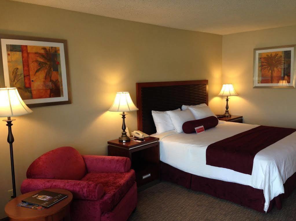 Ramada By Wyndham Sunnyvale/silicon Valley Motel